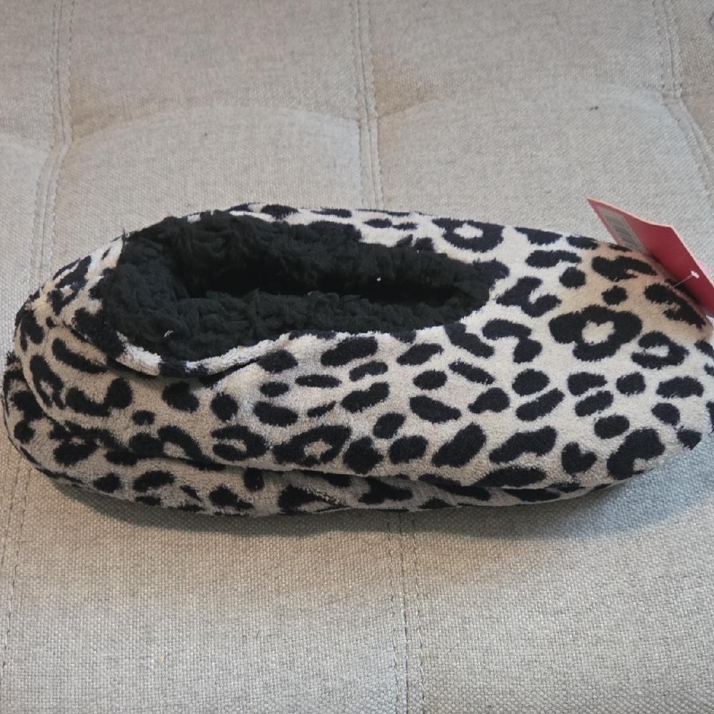 Leopard Print Fuzzy Slippers
